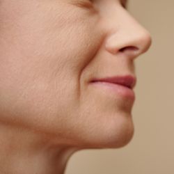 Ránctalanító krémek összehasonlítása – melyik a legjobb érett bőrre?